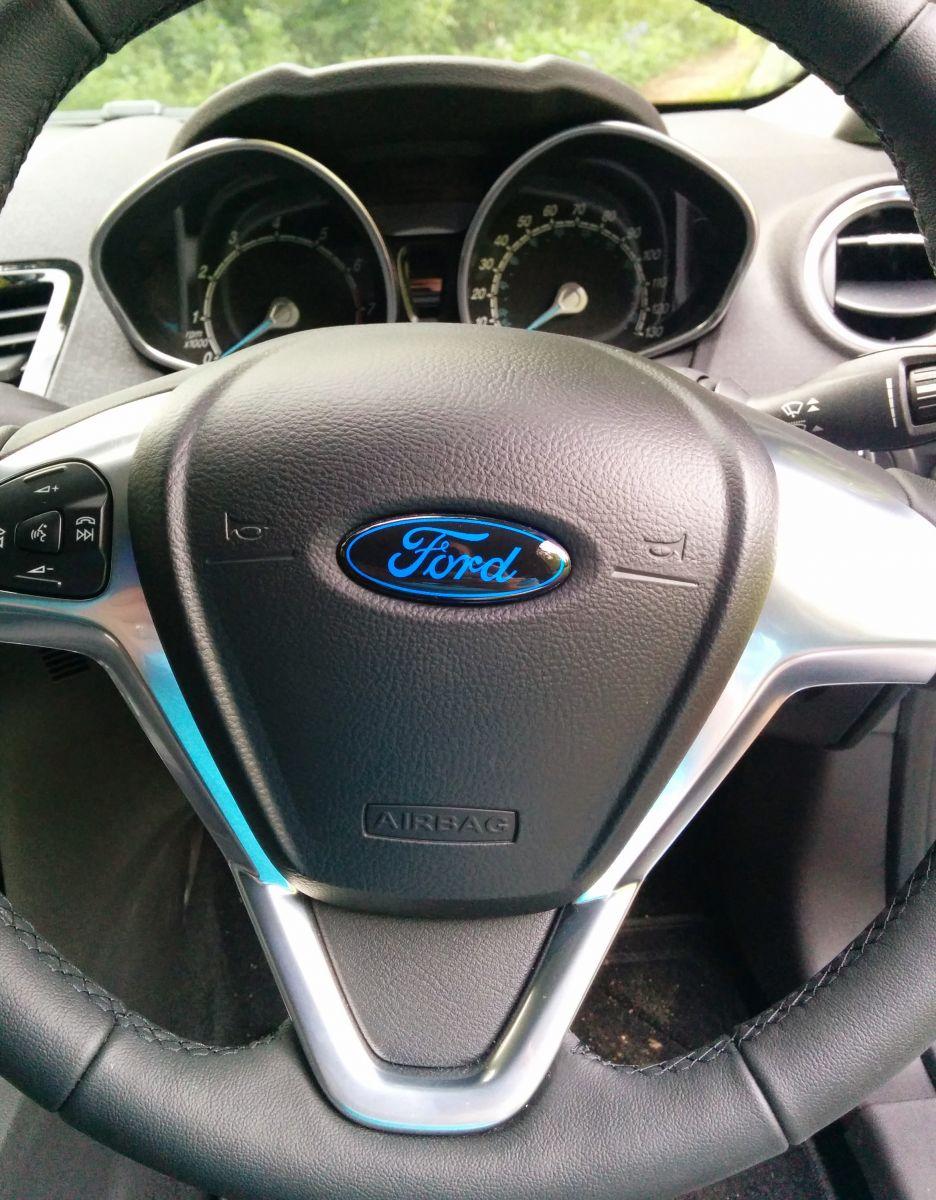 2014 Candy Blue Fiesta Zetec S Steering Wheel With Blue On Black DMB Badge